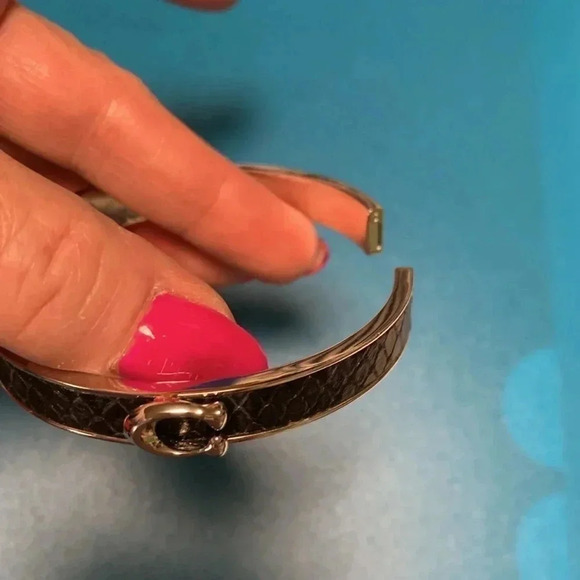 COACH BRACELET,magnetic closure.Excellent Condition. - Picture 2 of 3